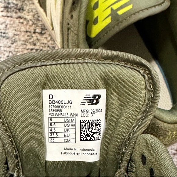 New Balance Olive Sneakers - Picture 5 of 7